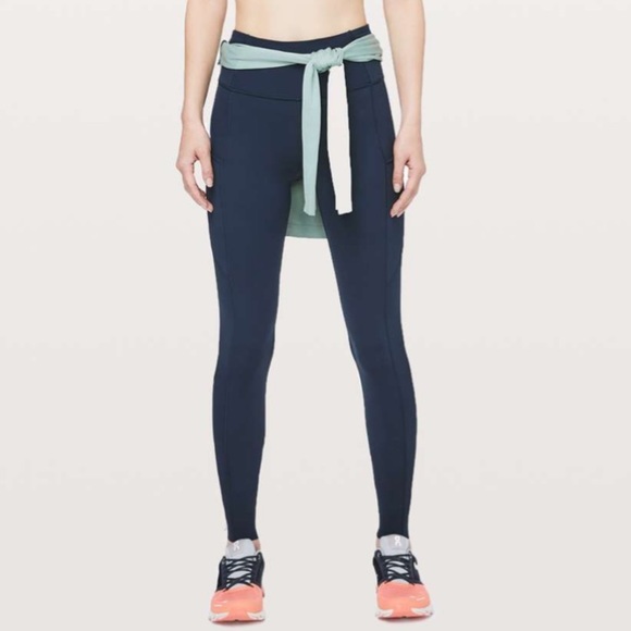 Lululemon Fast & Free Tight *Tall Non-Reflective 31"
True Navy size 4 VGUC - Picture 2 of 12